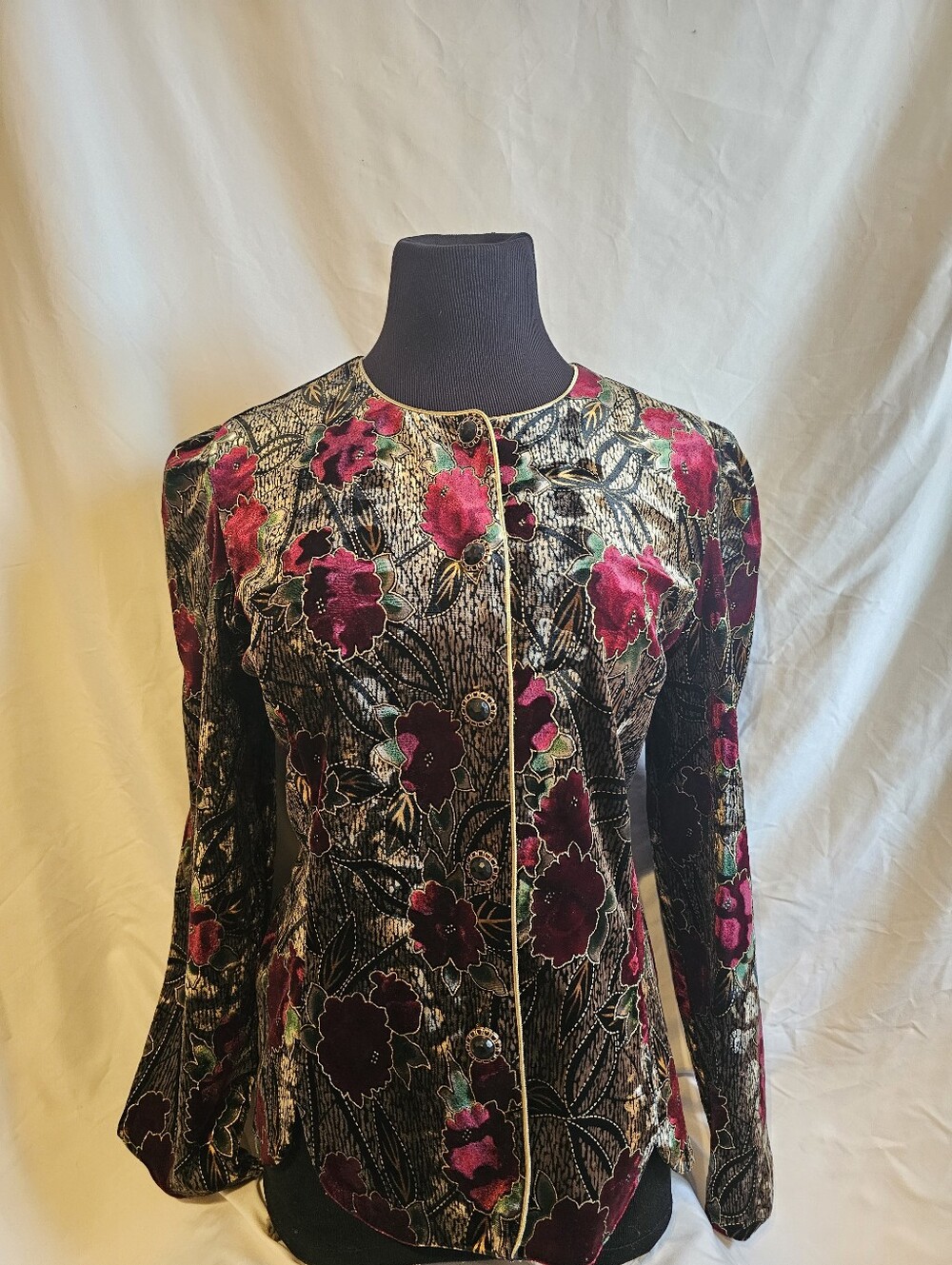 Vintage Floral Velvet Embroidered Jacket in Burgundy and Black Size 8
